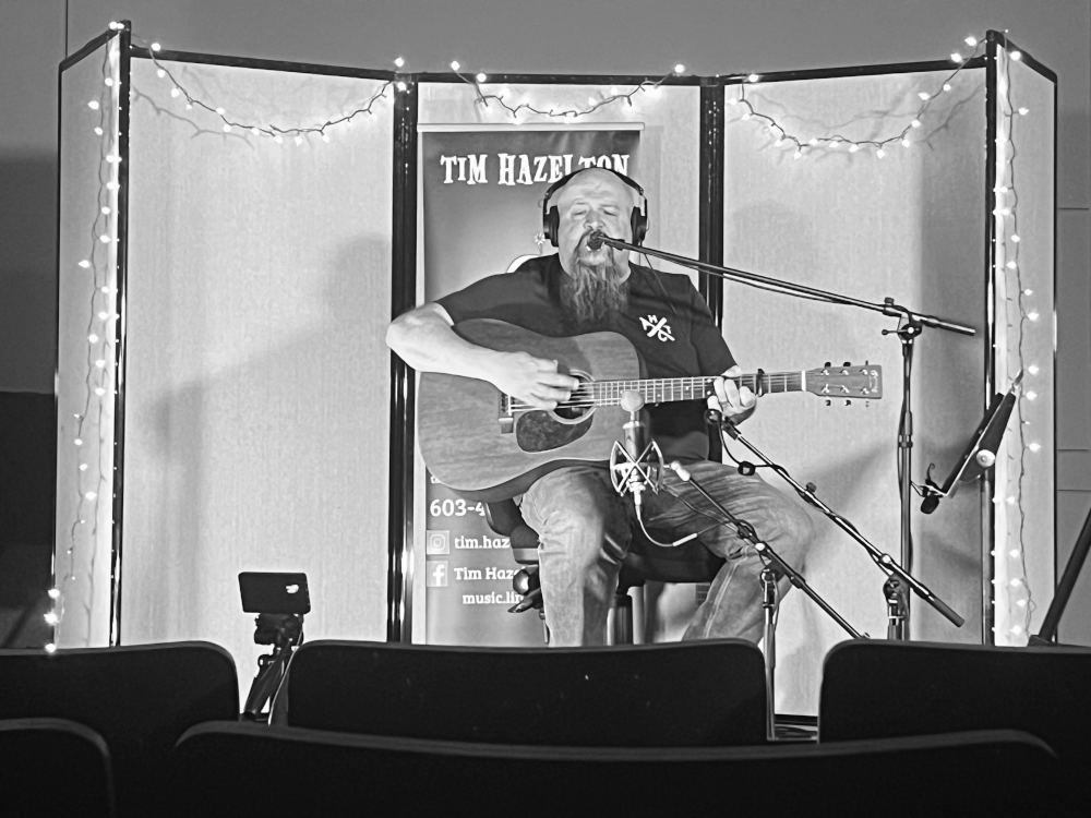 Tim Hazelton performing at Silver Sessions 2024.